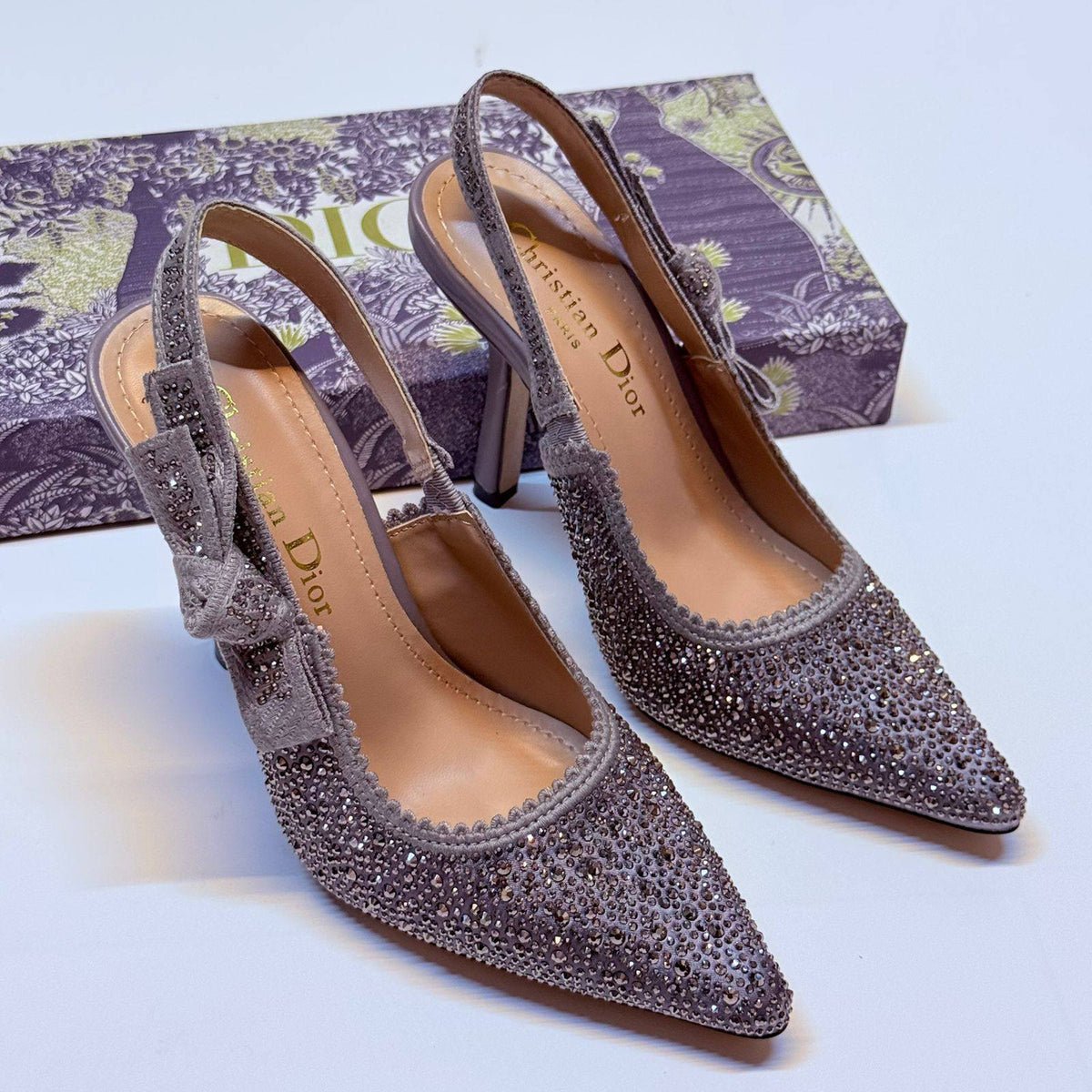 New Coming 

Dior Lady Heel👠
115 dhs🇦🇪

Size:36-41

Withbox & paper Bag🛍️

Zain40
♥️♥️♥️