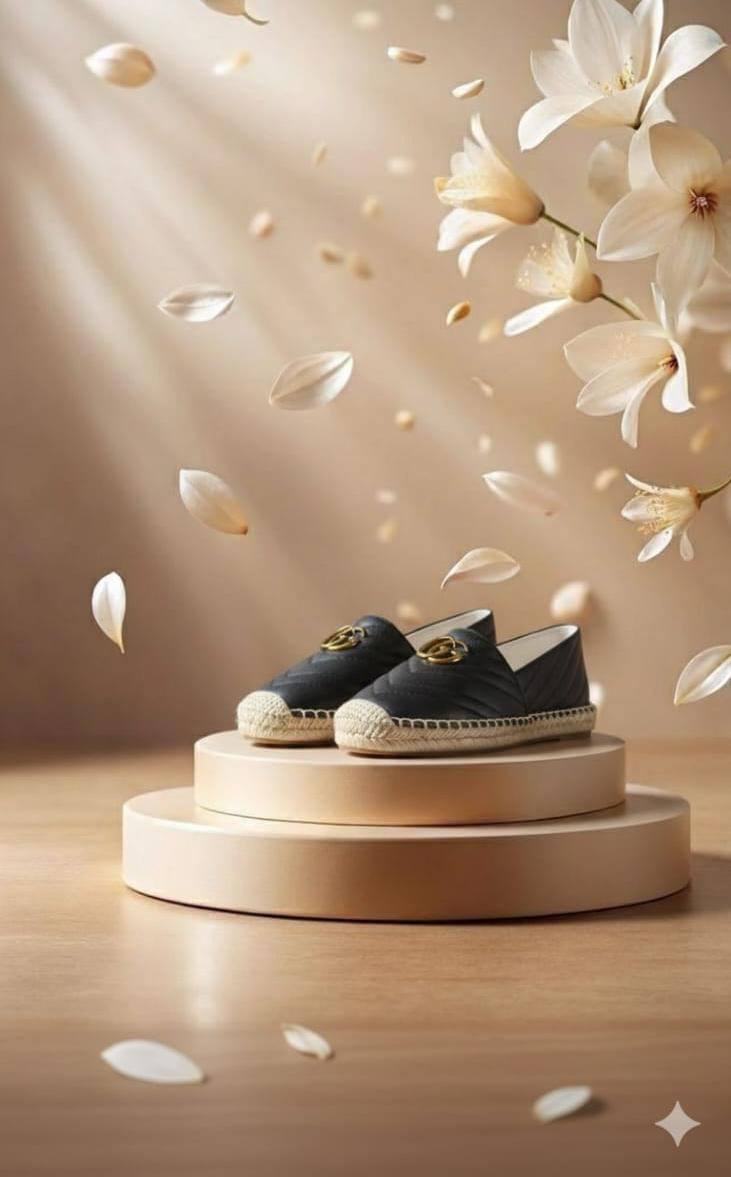 GUCCI  

280 dhs🪙💕
*SIZE  36  TO  41*

Zain224
♥️♥️♥️