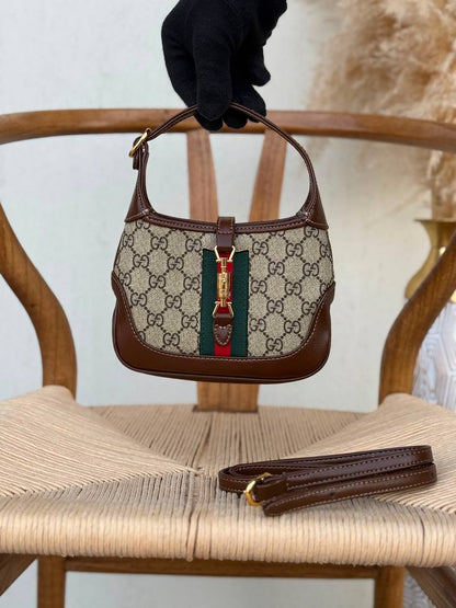 GUCCI
19cm
290 dhs🇦🇪🇦🇪
Top quality 
With box🎁

Zain167
♥️♥️♥️