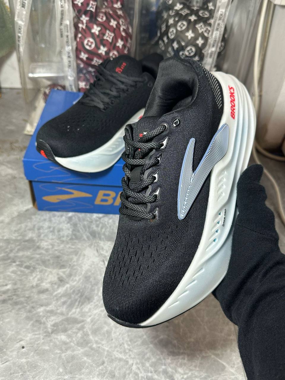 BROOKS Glycerin Max sneakers ‘Black sky blue’
36-45 AVAILABLE 
240 dhs✅

Zain242
♥️♥️♥️