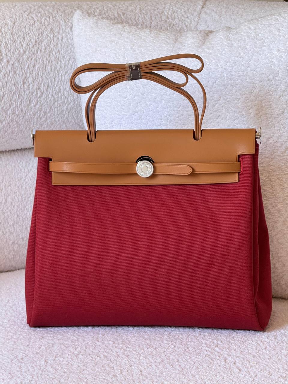 Hermes Herbag 31cm💕master quality😍with box❤️
🎁🎁🎁

380 dhs🪙💚

Zain52
♥️♥️♥️