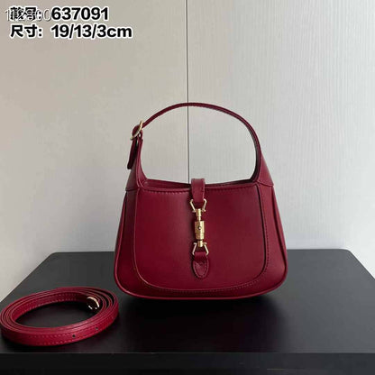 Gucci 
Master ++
230 dhs🪙🌨️

Zain10
♥️♥️♥️