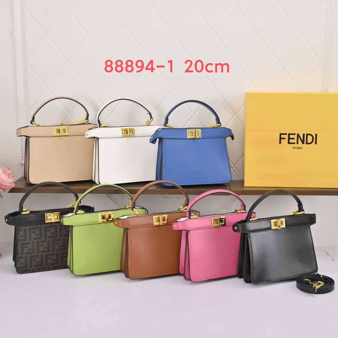 Fendi

95 dhs🪙💕
with box   
🎁🎁🎁

20cm

Zain26
♥️♥️♥️