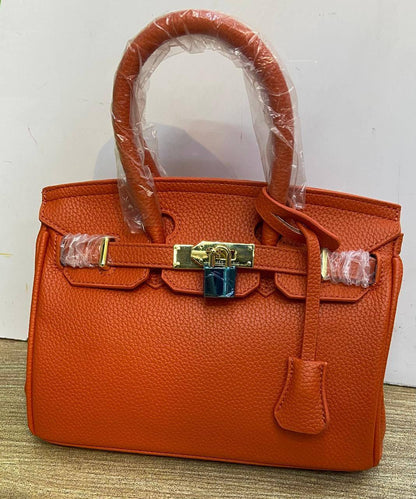 Hermes 
Good copy
25cm  
100 dhs❤️

Zain95
♥️♥️♥️
