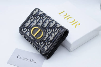 Ladies Wallets
60 dhs🪙💕

Zain33
♥️♥️♥️