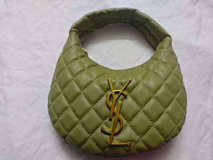 YSL
80 dhs✅
with box
size 25×4×27cm

Zain213
♥️♥️♥️