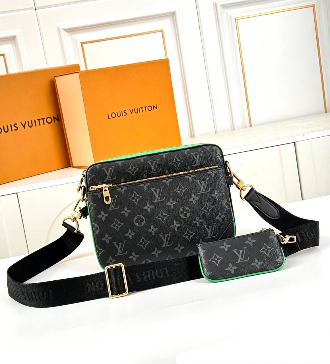 LV SLING BAG 
3 IN 1 
 GOOD QUALITY
 WITH BOX
120 dhs🇦🇪🇦🇪

Zain295
♥️♥️♥️