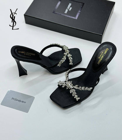 Gina - YSL

New arrived 
Size 36 to 41

115 dhs🪙🌨️

Zain21
♥️♥️♥️