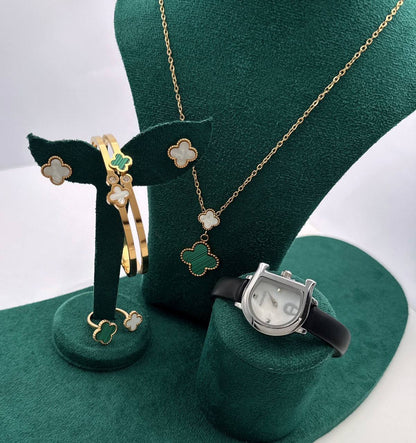 Accessories Set

With box 
🎁🎁🎁

90 dhs🪙💚

Zain45
♥️♥️♥️
