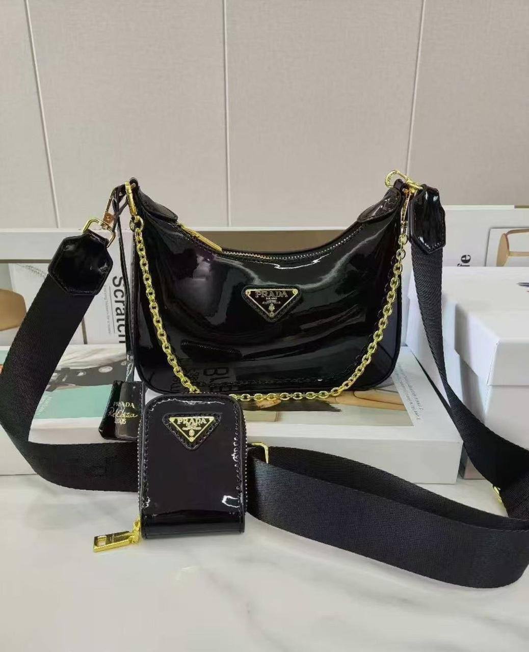 Prada  
size : 23 * 15 * 8 cm
85 dhs🪙💕

with box 🎁

Zain115
♥️♥️♥️