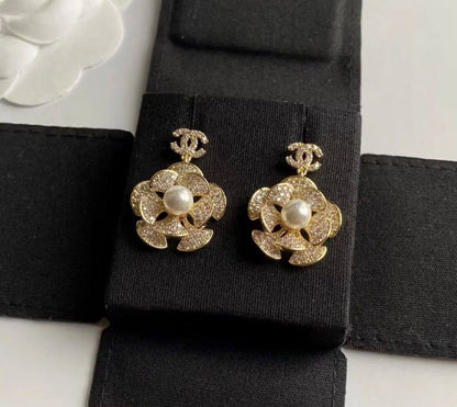 Chanel Earrings* 🍂
Master Quality 

*55* AED normal box 📦

Zain48
♥️♥️♥️