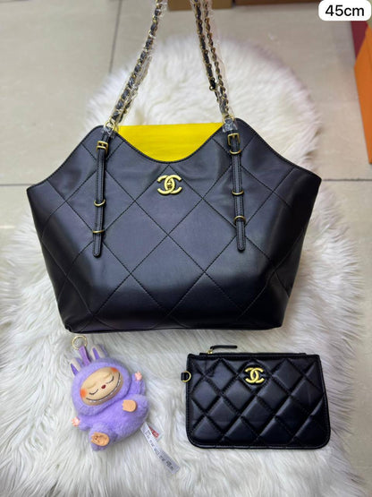 💕 Chanel  2 in 1
1️⃣ First quality
Size : 45 * 26 cm
95 dhs🇦🇪

Zain115
♥️♥️♥️