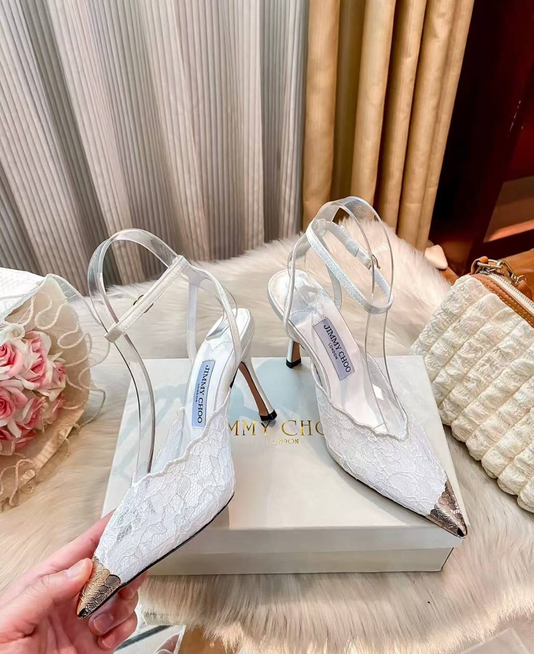 Jimmy Choo
size 36-41
120 dhs🇦🇪🇦🇪

Zain40
♥️♥️♥️