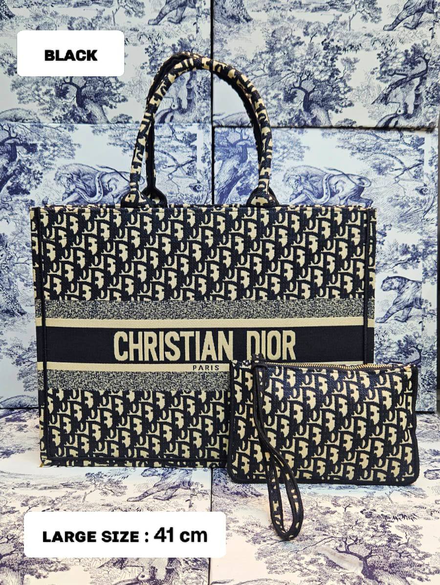 CHRISTIAN DIOR
ʙᴏᴏᴋᴛᴏᴛᴇ ᴛᴏᴛᴇʙᴀɢ
ᴡɪᴛʜ ᴢɪᴘᴘᴇʀ ᴘᴏᴜᴄʜ
ᴄᴀɴᴠᴀs ᴇᴍʙʀᴏɪᴅᴇᴅ 
sɪᴢᴇ : 41 cm

105 dhs❤️

Zain31
♥️♥️♥️