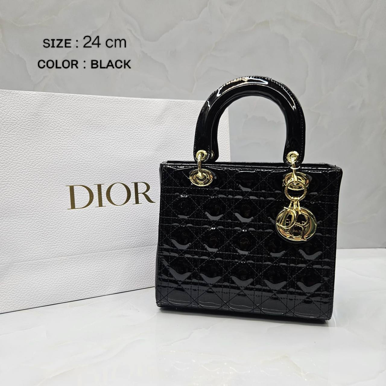 dior
ɢʟᴏssʏ ᴍᴀᴛᴇʀɪᴀʟ
ᴡɪᴛʜ ʟᴏɴɢ ʙᴇʟᴛ sᴛʀᴀᴘ
sɪᴢᴇ: 24 cm
ᴡɪᴛʜᴏᴜᴛ ʙᴏx

105 dhs🪙💕

Zain31
♥️♥️♥️