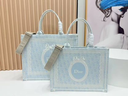 Dior

310 dhs🇦🇪🇦🇪🇦🇪

Zain153
♥️♥️♥️