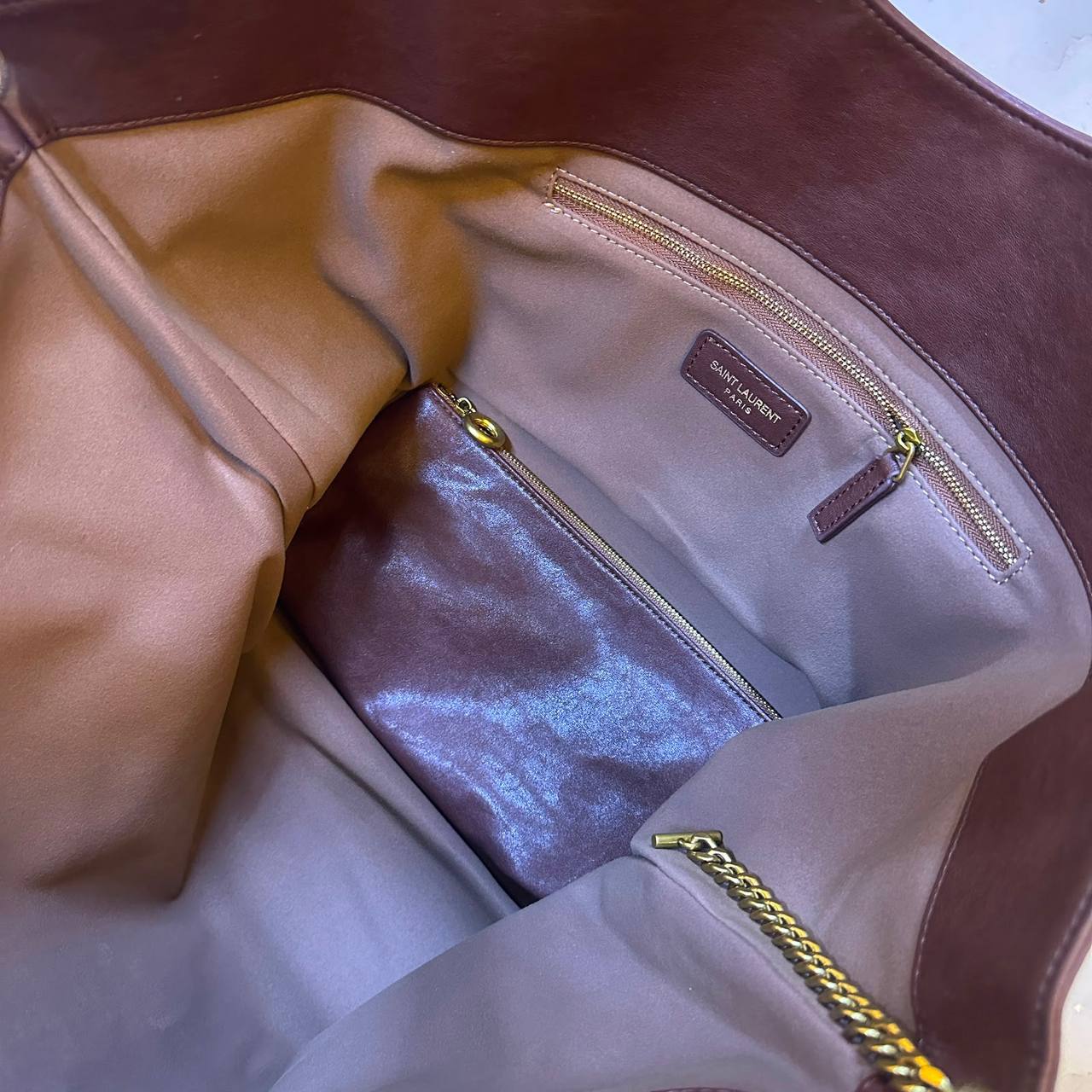 YSL
 MASTER QUALITY 
365 dhs🇦🇪🇦🇪
leather

Zain295
♥️♥️♥️