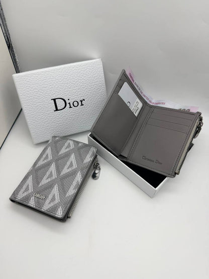 Dior Wallet 
65 dhs🇦🇪🇦🇪

Zain33
♥️♥️♥️