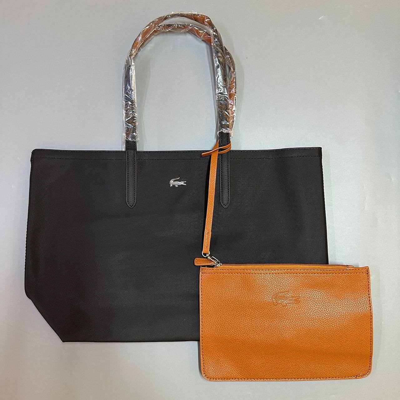 LACOSTE  DOUBLE FACE GOOD QUALITY RESTOCK  
65 dhs🇦🇪🇦🇪

Zain295
♥️♥️♥️