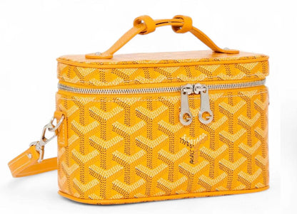GOYARD

best quality 
with box
100 dhs🇦🇪🇦🇪🇦🇪

size17CM

Zain290
♥️♥️♥️