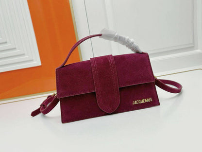 JACQUEMUS 
BIG SIZE NEW CAME GOOD QUALITY 

WITH BOX 
🎁🎁🎁

110 dhs🪙
SIZE: 24CM

Zain39
♥️♥️♥️