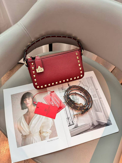 Valentino 

115 dhs🇦🇪🇦🇪

with box
size 21×7×12cm

high quality

Zain42
♥️♥️