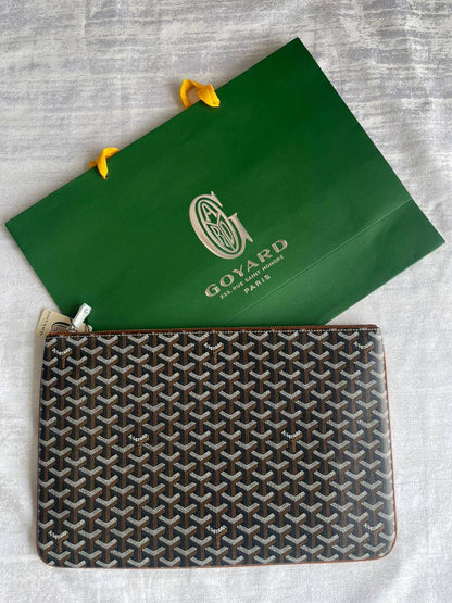 GOYARD                                                                   *File bag*                                                                                
*40cm*
*Super Master quality*      
350 dhs🪙🖤

Zain179
♥️♥️♥️