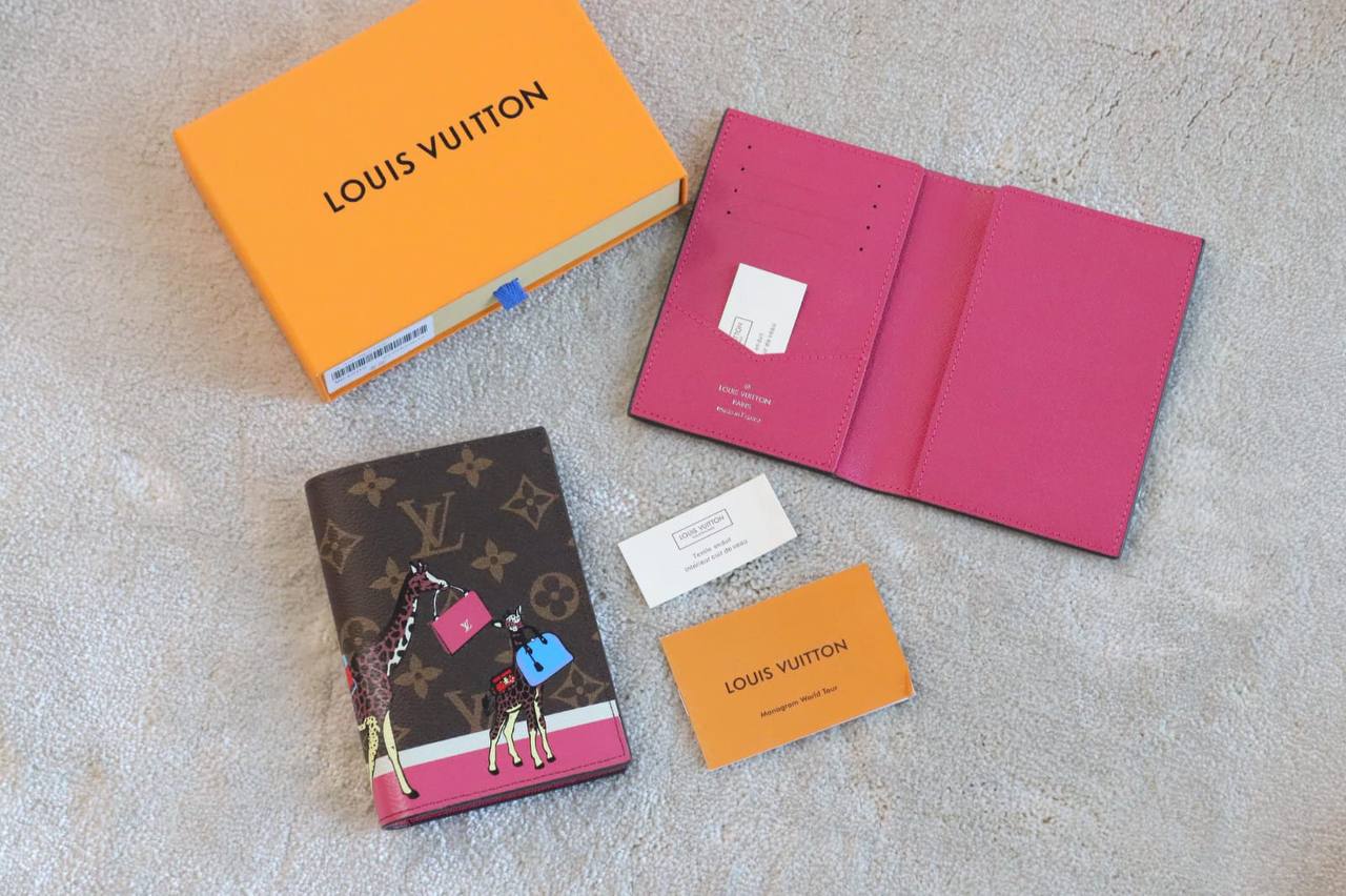 LV - Goyard
Wallets
 master 
passport holder
95 dhs✅

Zain33
♥️♥️♥️