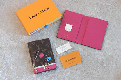 LV - Goyard
Wallets
 master 
passport holder
95 dhs✅

Zain33
♥️♥️♥️