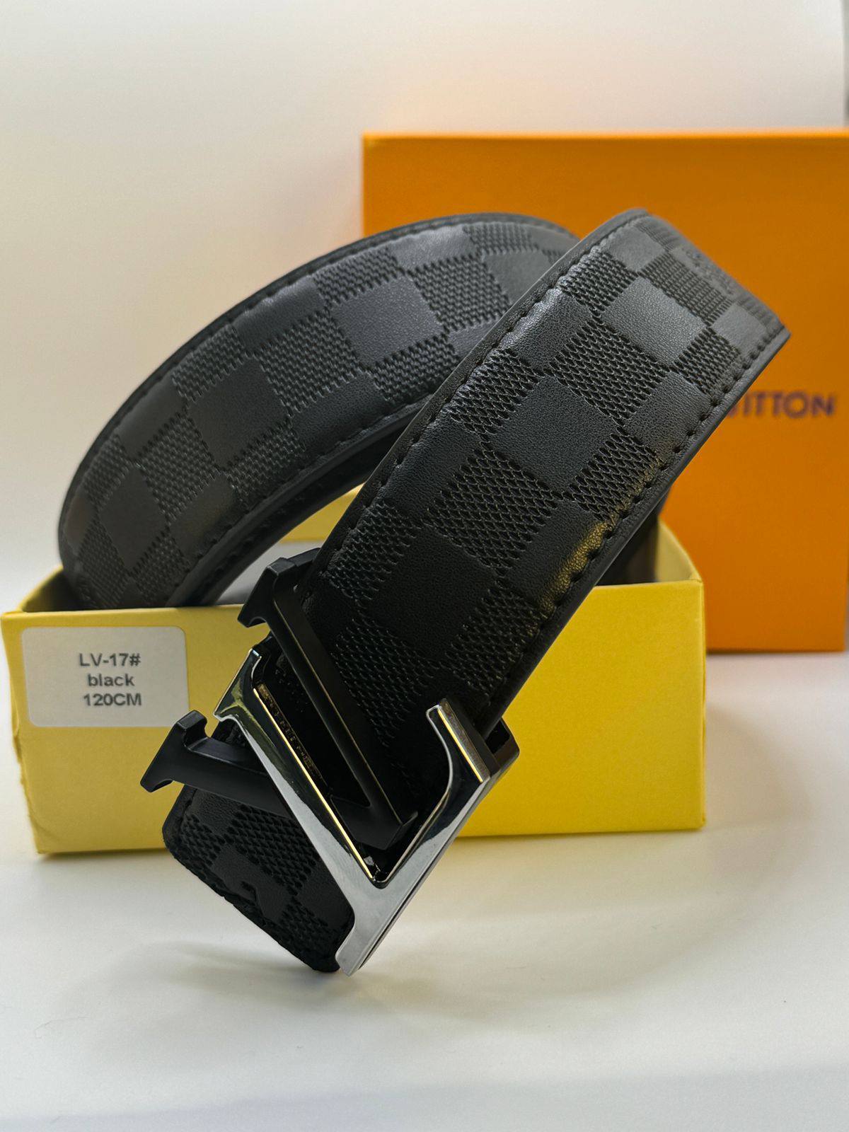 Belts

With box 
🎁🎁🎁

40 dhs❣️

Zain93
♥️♥️♥️