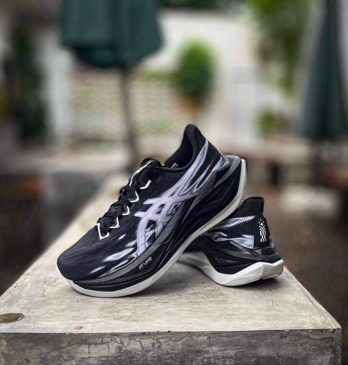 ASICS Superblast 3
Black White，
Size 36-45 ，
240 dhs✅

Zain18
♥️♥️♥️