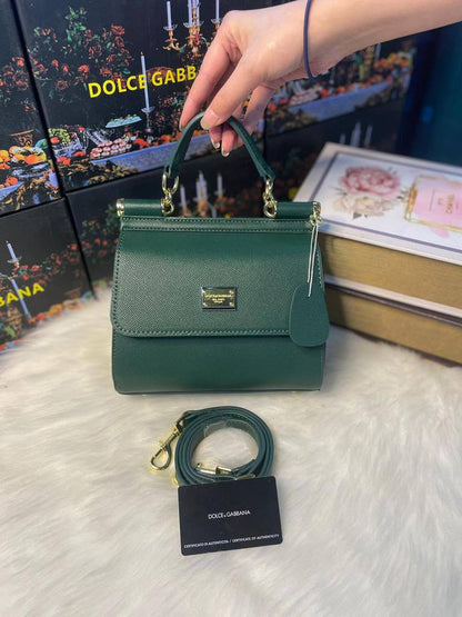 D&G
⚡21cm
⚡with box
110 dhs🇦🇪🇦🇪

Zain118
♥️♥️♥️