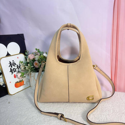 COACH 
❤️   NEW
Size :   27cm

100 dhs🪙💕
withFolding box🎁

Zain04
♥️♥️♥️