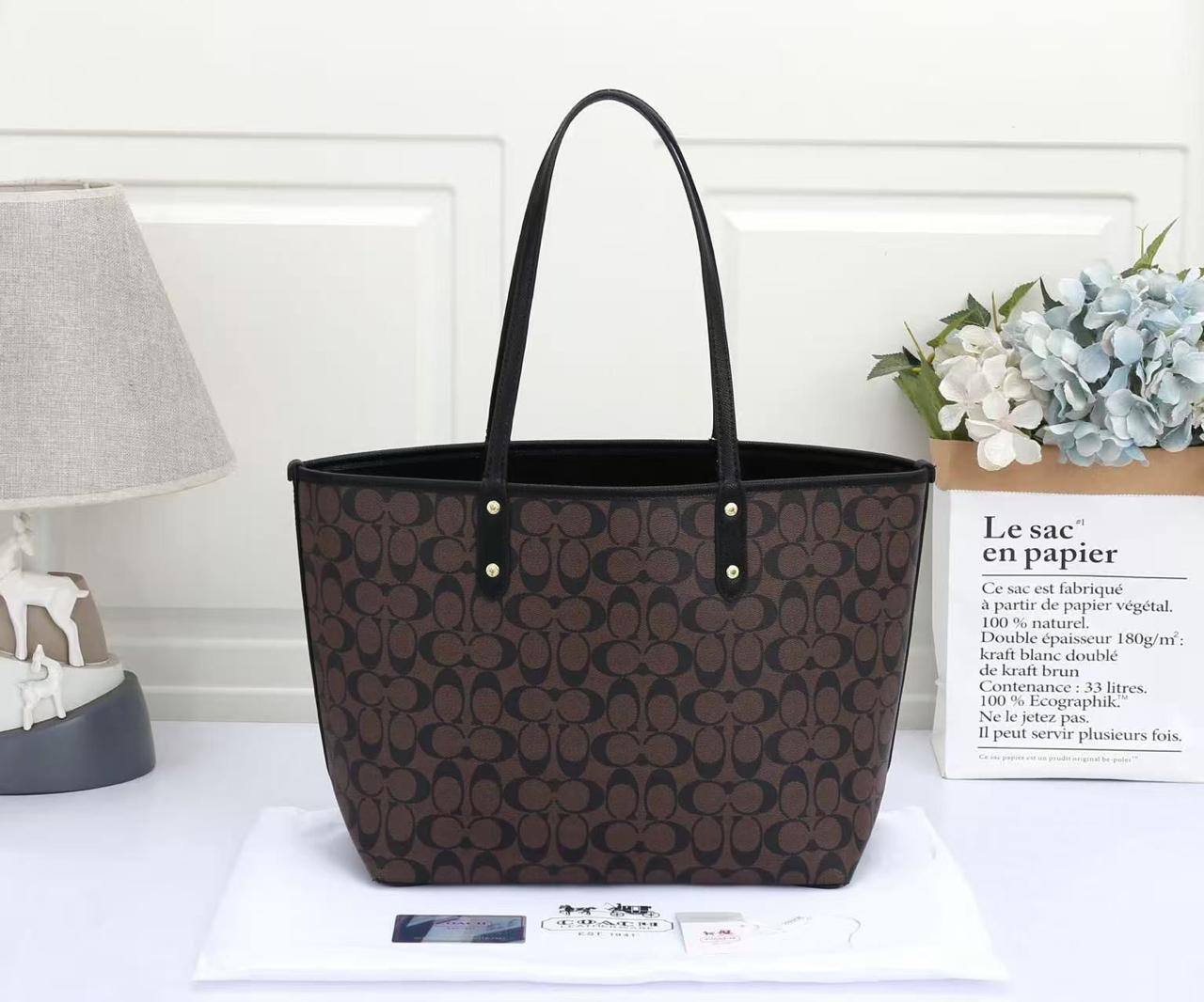 COACH 
 GOOD QUALITY 
DOUBLE  FACE  
120 dhs✅

Zain17
♥️♥️♥️