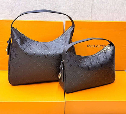 LV
Good Quality 
With Box 95 dhs❣️ (33cm)
With Box 105 dhs❣️ (41cm)

Zain250
♥️♥️♥️
