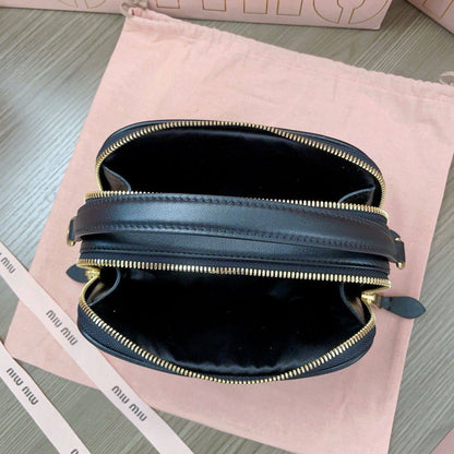 MIU MIU 

 GOOD QUALITY 

WITH BOX  🎁

90 dhs✅

Zain295
♥️♥️♥️