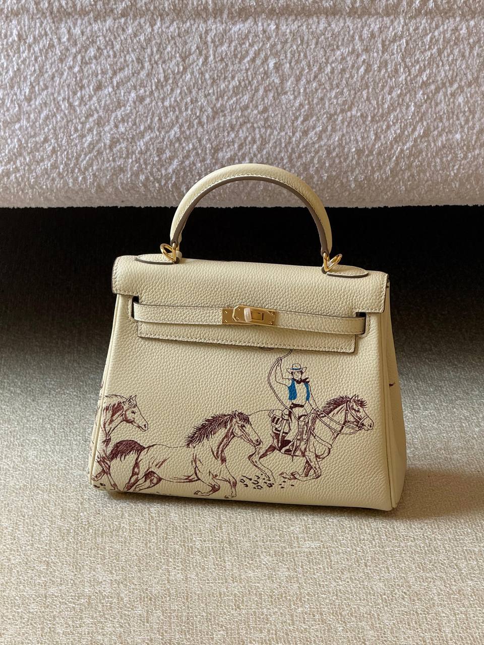 Hermes
kelly 25cm💥Master quality ✅
with box📦
🎁🎁🎁

610 dhs❣️

Zain52
♥️♥️♥️