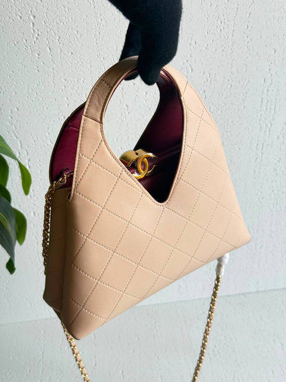 Chanel calfskin bag

*Size: small 15cm*

*Super high quality*🪐✨✔️
For Price 👇 WhatsApp✅
0568585901 
0507557372
0552275751 Owner Zain 👌

Zain235
♥️♥️♥️