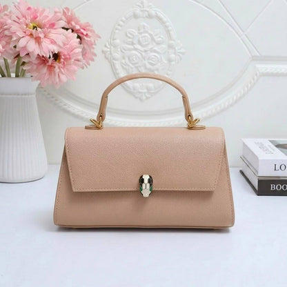 Bvlgari
High quality 
With box 
110 dhs🇦🇪🇦🇪

Zain136
♥️♥️♥️