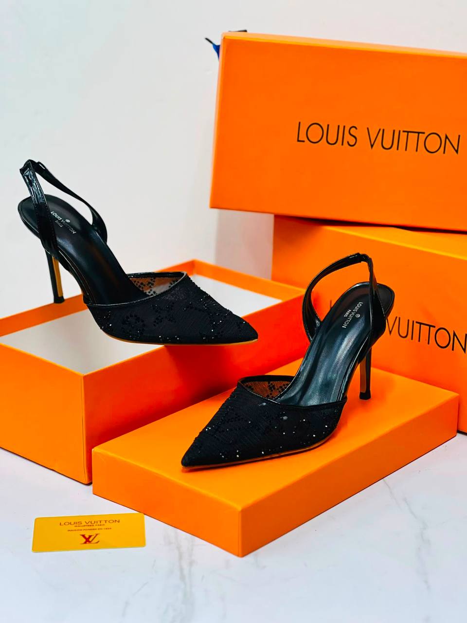 LV
Size 36-41
120 dhs🇦🇪🇦🇪

Zain21
♥️♥️♥️