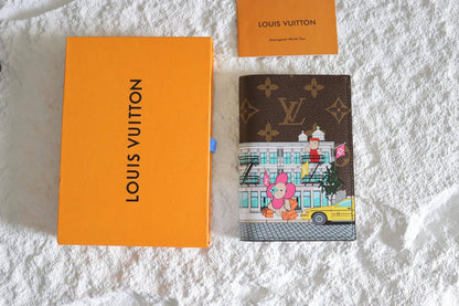 LV - Goyard
Wallets
 master 
passport holder
95 dhs✅

Zain33
♥️♥️♥️