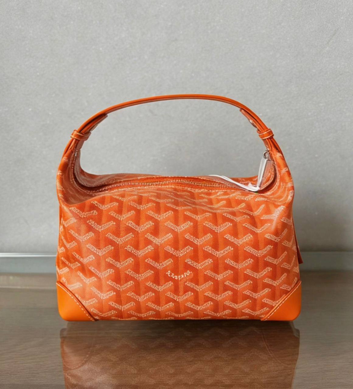 Goyard 

new came good quality with box 🎁🎁🎁

115 dhs✅
Size : 25cm

Zain39
♥️♥️♥️