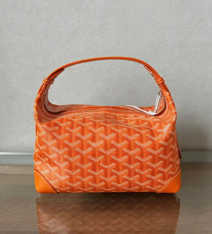 Goyard 

new came good quality with box 🎁🎁🎁

115 dhs✅
Size : 25cm

Zain39
♥️♥️♥️