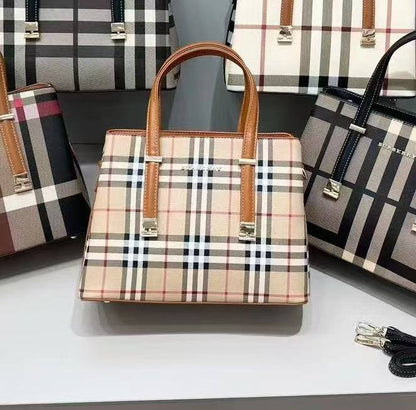 Burberry
good quality
110 dhs🇦🇪

Zain278
♥️♥️♥️