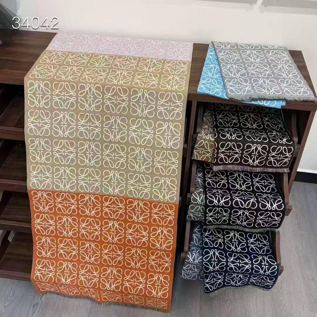 Winter scarf 
45 dhs🪙🌨️

Zain93
♥️♥️♥️