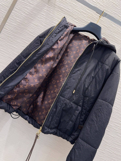 LV
Women’s Jacket
Master Quality 
SML
460 dhs❣️

Zain276
♥️♥️♥️