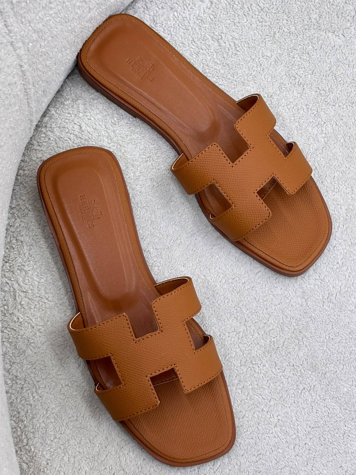Hermes

100 dhs🇦🇪🇦🇪

36-42

Zain30
♥️♥️♥️