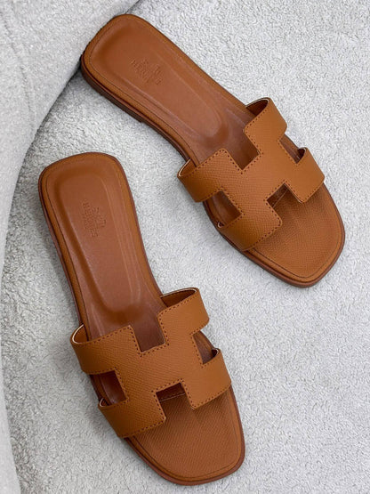 Hermes

100 dhs🇦🇪🇦🇪

36-42

Zain30
♥️♥️♥️