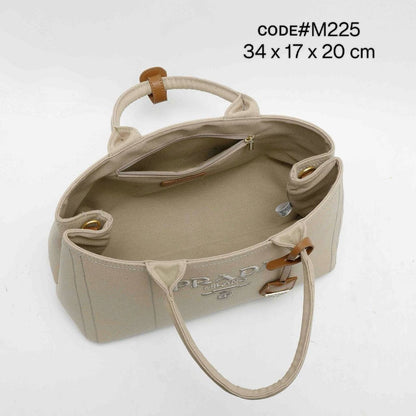 PRADA ᴊᴀʀᴅɪɴɪᴇ̀ʀᴇ
ʟᴀʀɢᴇ ʟɪɴᴇɴ ʙʟᴇɴᴅ ᴛᴏᴛᴇʙᴀɢ
ᴡɪᴛʜ ᴄᴏɴᴛʀᴀsᴛɪɴɢ ᴄᴏɢɴᴀᴄ ʟᴇᴀᴛʜᴇʀ
ᴇᴍʙʀᴏɪᴅᴇᴅ ʟᴏɢᴏ
sɪᴢᴇ : 34 cm

75 dhs💓

Zain31
♥️♥️♥️