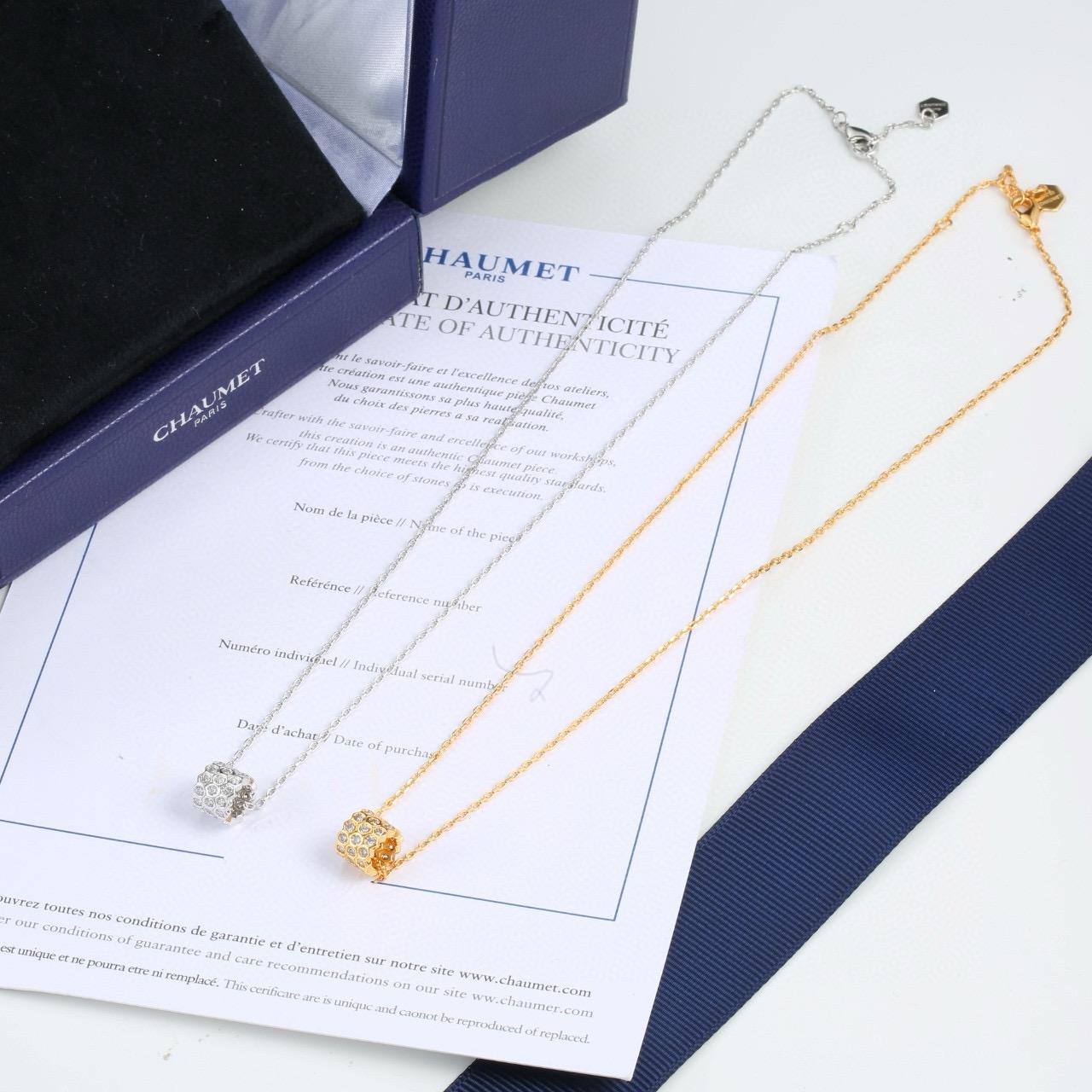 CHOUMET 
NECKLACE 
MASTER 💫✨
55 DHS✅ 

WITH NORMAL BOX and Paper BAG🎁

Zain89
♥️♥️♥️